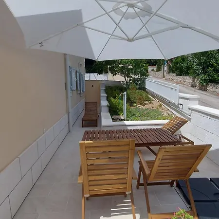 Апартаменты Stellaris *