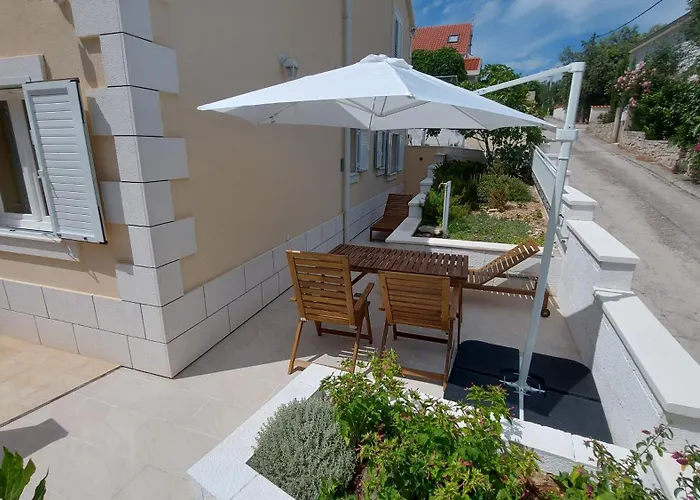 Stellaris Apartment Maslinica