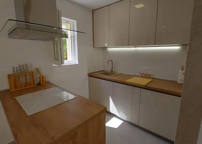 Stellaris Apartment Maslinica